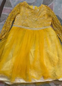 Stunning Yellow Embellished dress💖