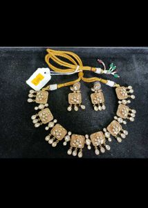 Exquisite Kundan Necklace &amp; Earrings Set