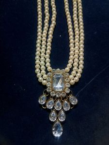 Pearl and Crystal Necklace Set