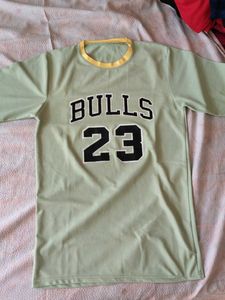 Chicago Bulls "23" T-Shirt
