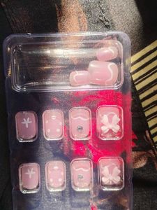 Elegant Pink Press-On Nails