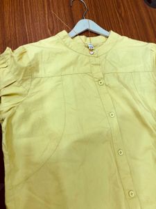 Yellow Short Sleeve Button-Up Top🕶️👜