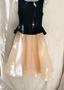 5J6. Chic Black &amp; Peach Peplum Dress