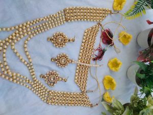 Exquisite Pearl & Gold Tone Jewellery Set