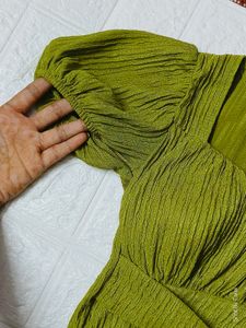 Trendy Green Puff Sleeve Crop Top