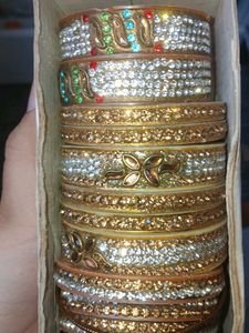 kids Set of Embellished &amp; Plain Bangles