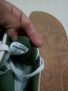 💯 🔥ORIGINAL REDTAPE WHITE OLIVE GREEN SNEAKERS