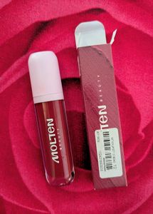 Molten Beauty velvet blue lip & cheek tint