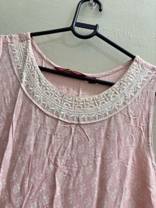 Elegant Pink Embroidered Kurta