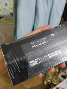 sealed Makeup Revolution Eyeshadow Palette