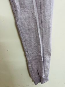 one pant 90 , 2 pants 150 only