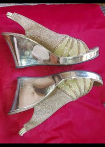 Beautiful Sandles 😍  Party Wear Hill