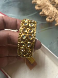 Exquisite Gold Plated Kundan Bangle