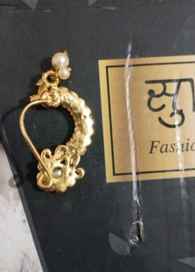 Elegant Golden Nose Ring with Pearls