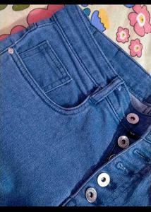 High-Waisted Flared Blue Jeans stretchable