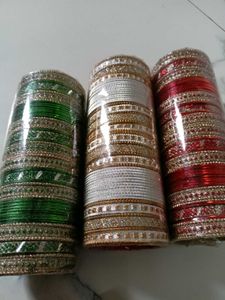 sophisticated metal bangles chhoda set..