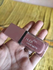 Huda Beauty Liquid Matte Lipstick