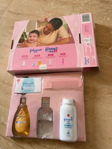 Johnson's Baby Care Gift Set