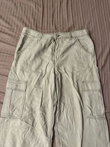 H&amp;M Cream Cargo Pants
