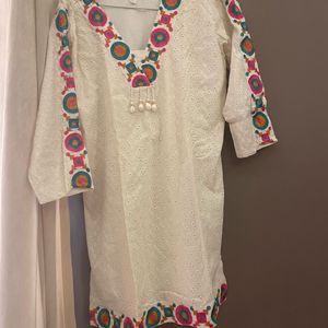 White Embroidered Chikankari Kurta