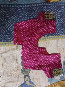 Gorgeous Magenta Bandhani Saree