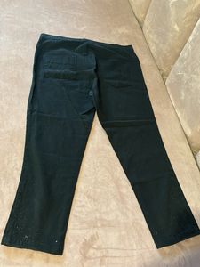 3/4th Elastic Fit Jeggings With Embroidery At End