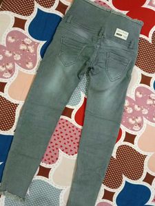 Gray Denim Jeans with Frayed Hem