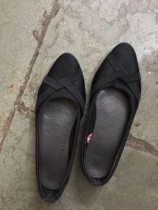 Stylish Black Ballet Flats
