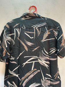 Men's Abstract Print Short Sleeve Shirt