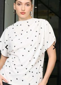 Chic White Heart Print Top