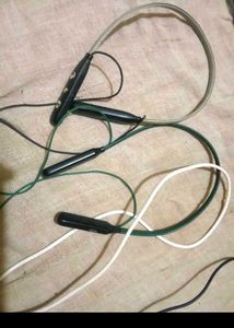 Wireless Neckband Earphones &amp; Charger