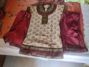 Elegant Salwar Kameez Suit with dupatta