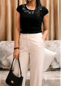 CHIC EMBELLISHED BLACK TOP
