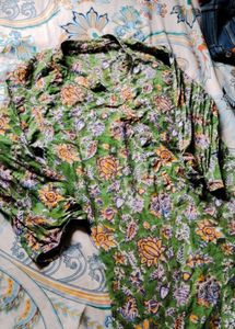 green flower top 🍏