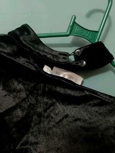 One-Shoulder, black Velvet Mini Dress bodycon. u