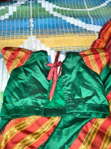 Beautiful Green &amp; Gold Saree for Girls