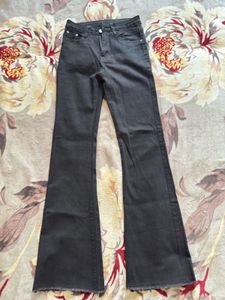 Black Flare Jeans - Trendy &amp; Chic