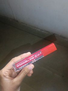 HUDAKISS Stay Matte LipGloss Blood Red