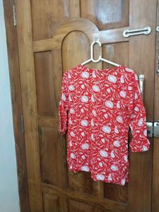 Red Floral Print V-Neck Kurta