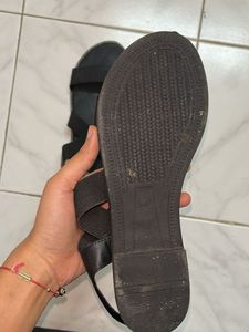 Zudio Black Sandals