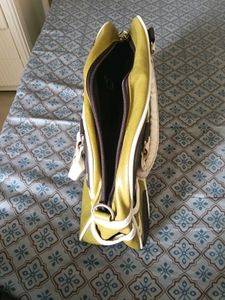 Hand bag