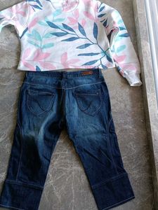 capri and sweatshirt set