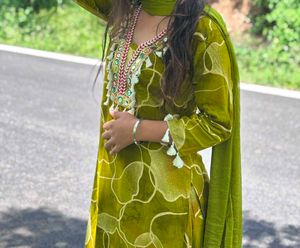 Green Kurta Set with Tassels