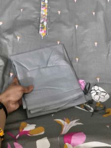 Elegant Grey Kurta Set with Floral Embroidery