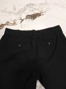 36 waist Black Capri Pants