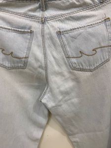 Light Wash Cropped Jeans