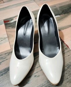 Beautiful Heels👠 Size issue So I Want to Sell