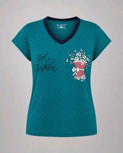 everyday women's tshirt for casual use