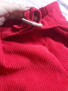 Pretty Capri Pant With Wooden Belt