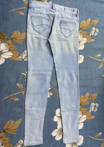 Light Wash Skinny Blue Jeans